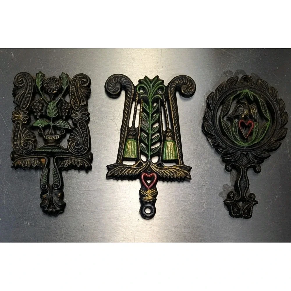 Wilton Colonial Trivets Mini Hand Cast Iron Grapes Eagle Tassel & Grain Set of 3